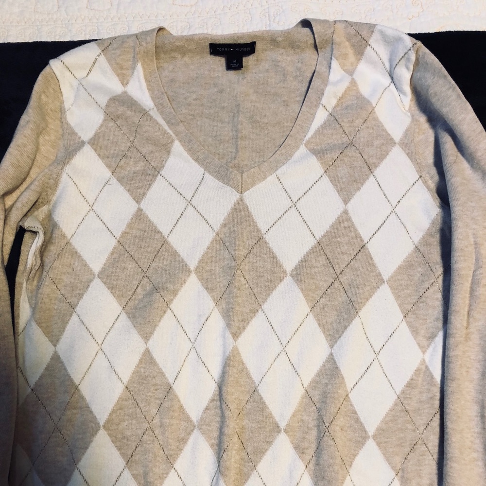 Tommy Hilfiger sweater !!!